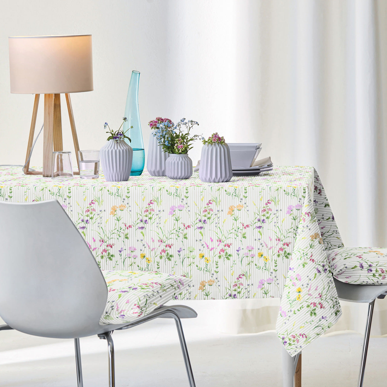 APELT 3105 Tischdecke Frühjahrsblüten-Motiv