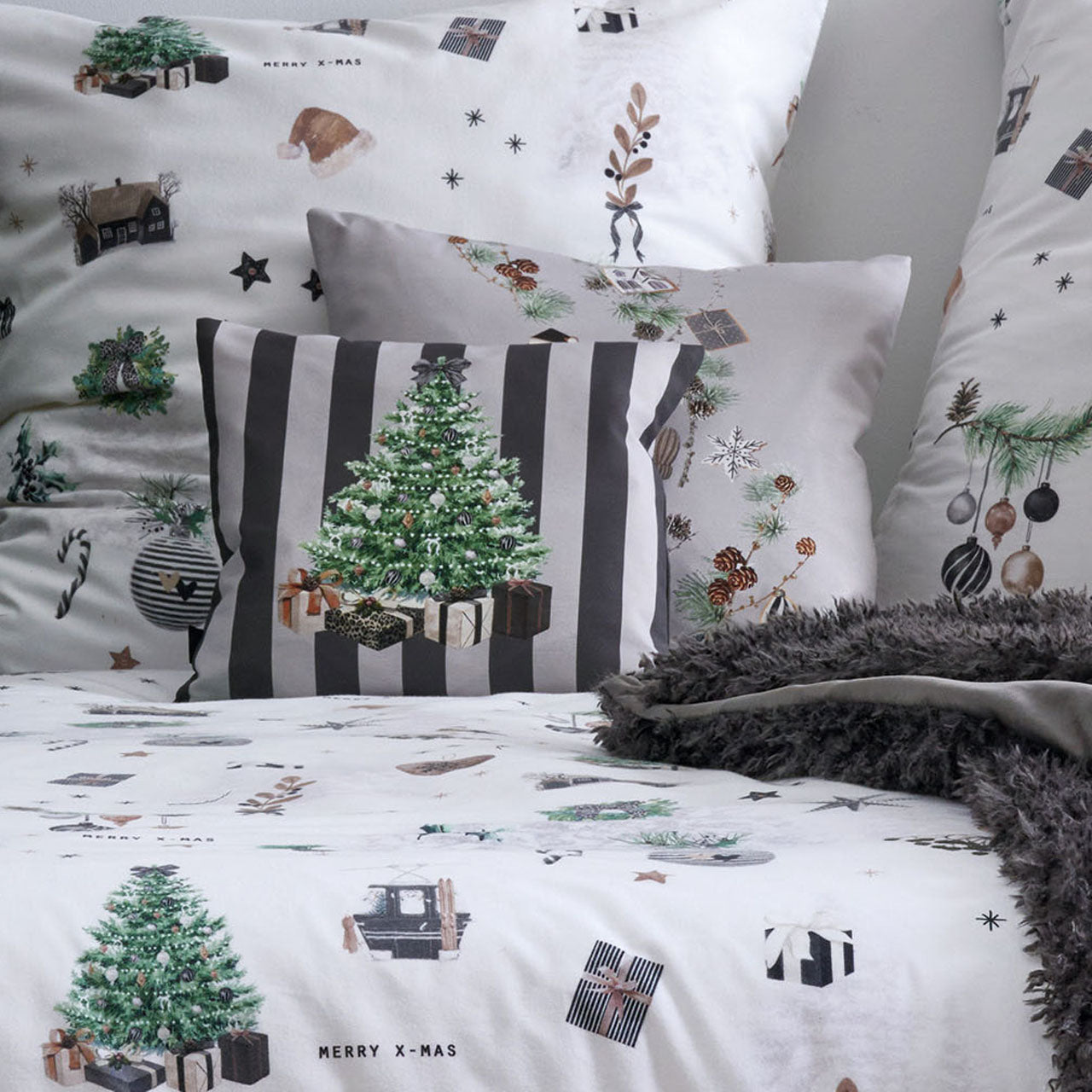 APELT 3711 Kissen Wintermotiv mit Lärchenzweigen