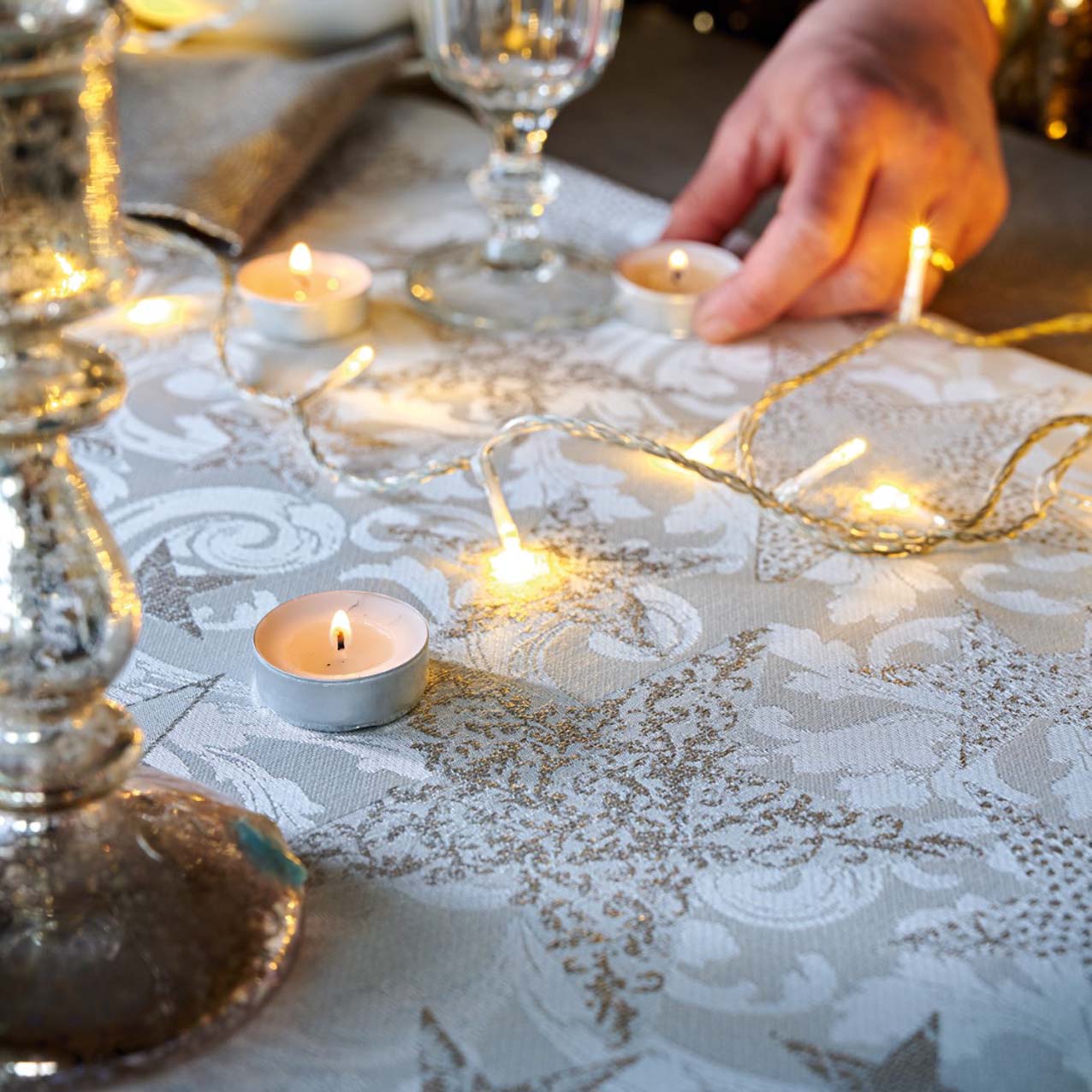 APELT 4711 Tischband Lurex Jacquardgewebe Sternendesign