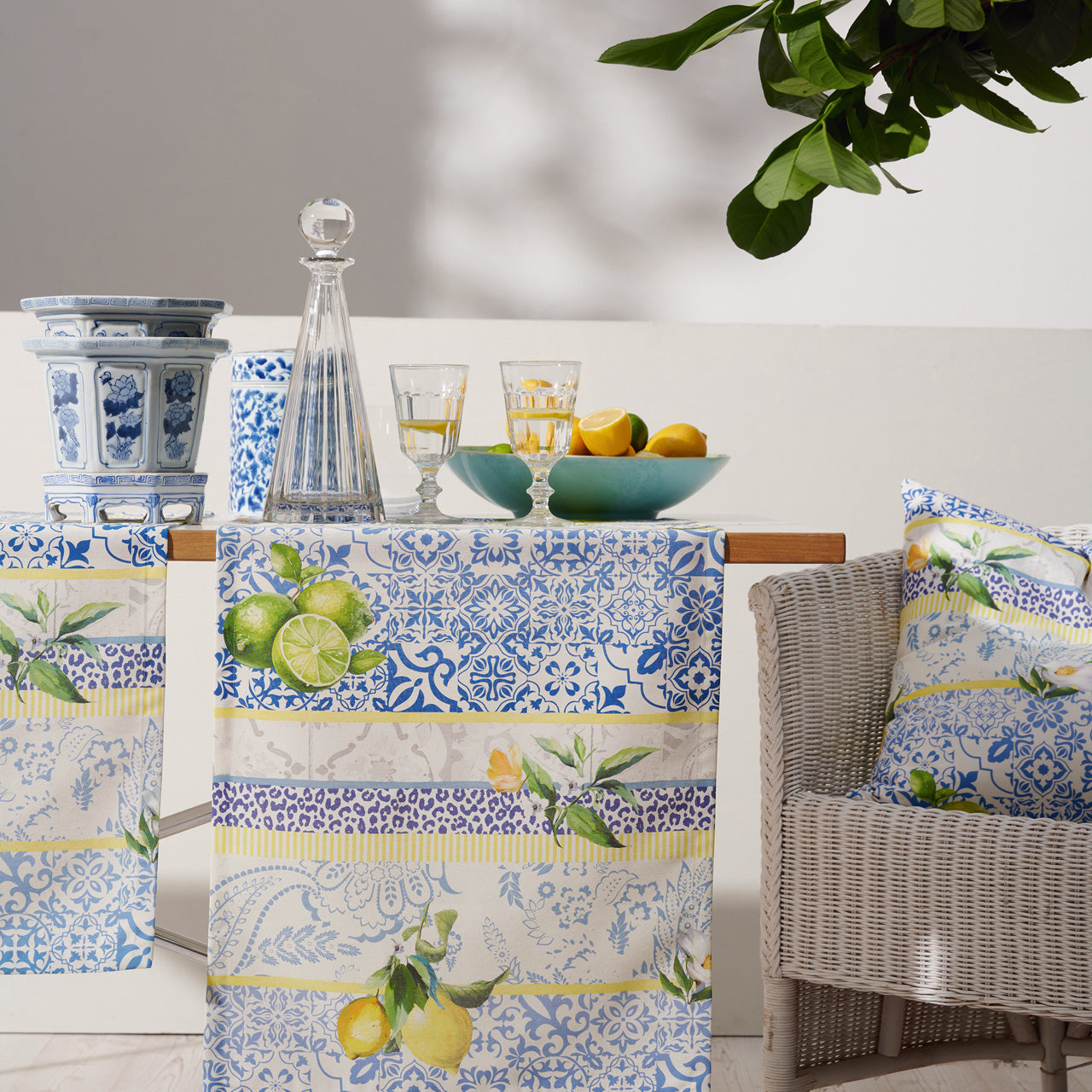 APELT 7005 Tischdecke Paisley-Motive und Kachelmotive im Azulejo-Stil