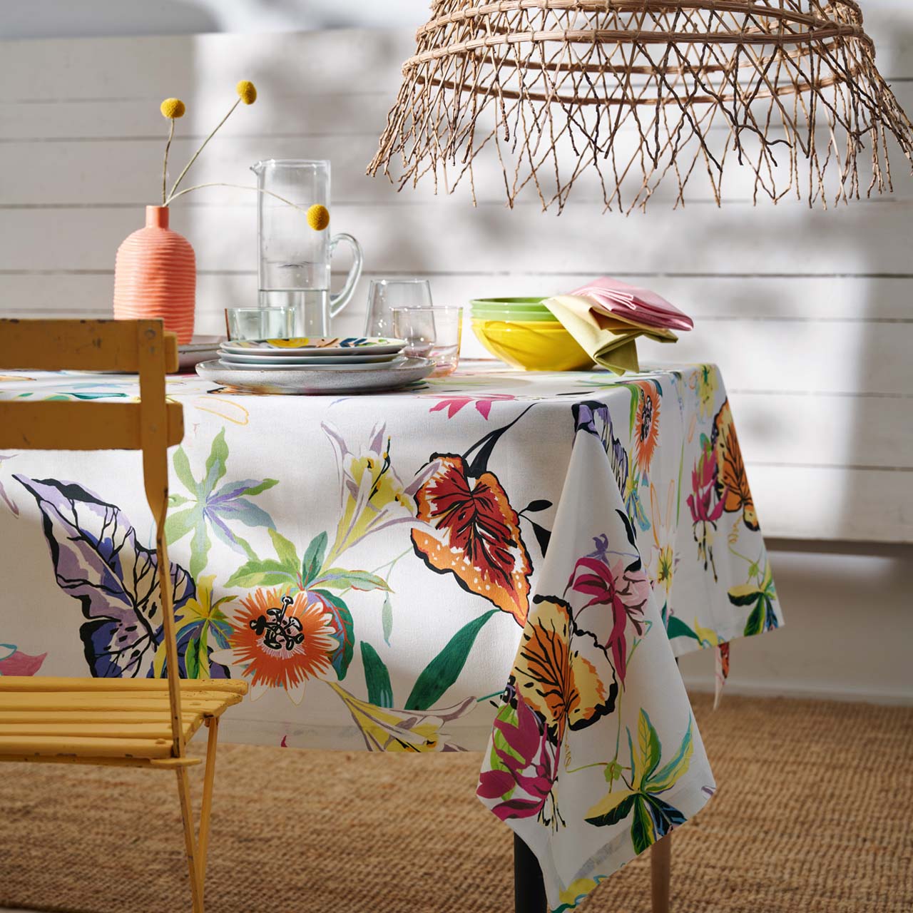 APELT Ibiza Tischdecke exotische Blätter und Blüten Summertime – APELT Stoffe