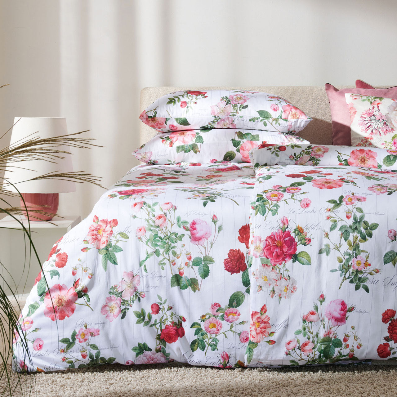 APELT Laura Bettwäsche Baumwoll-Satin Rosen all over – APELT Stoffe