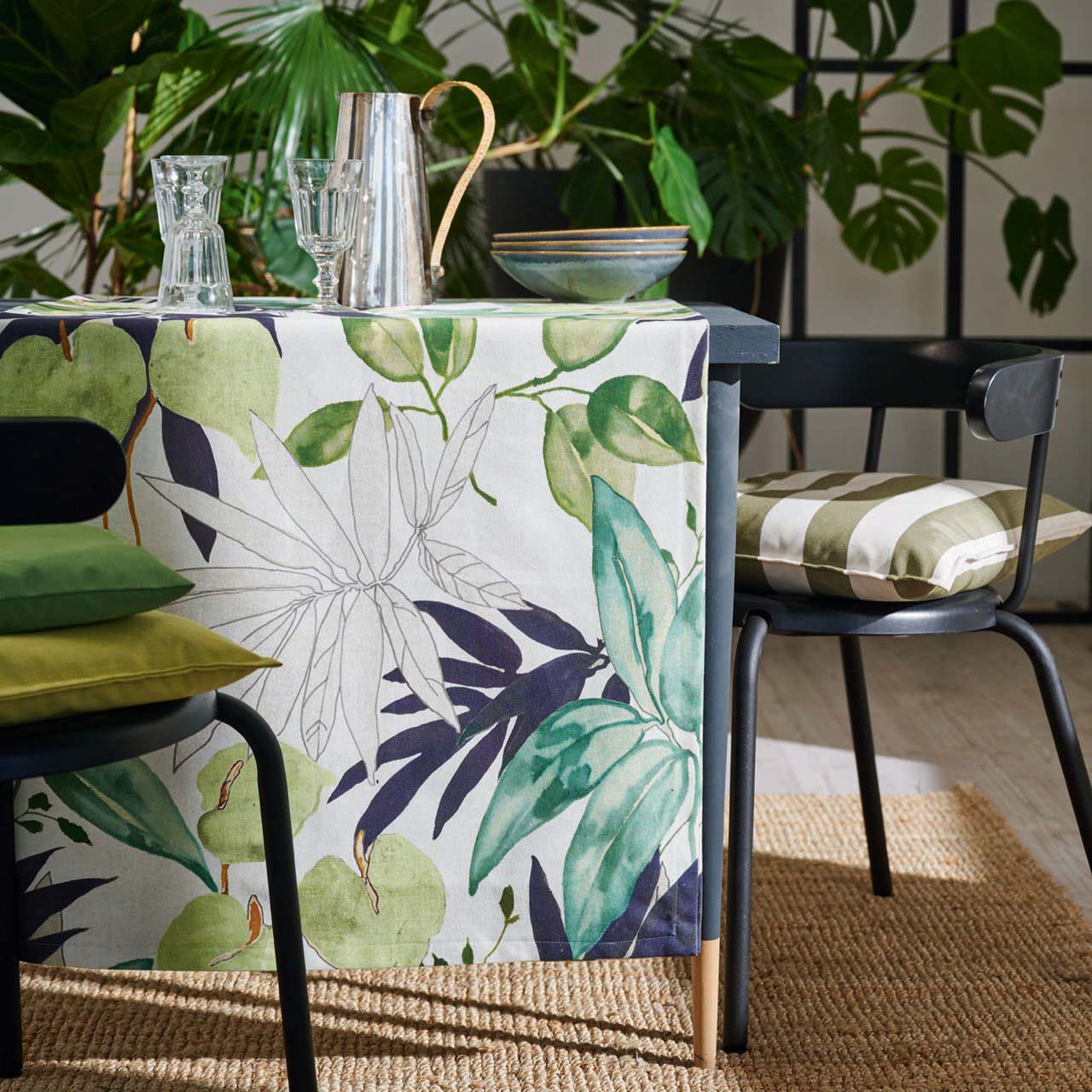 APELT Letizia Tischdecke exotische Blätter und Blüten