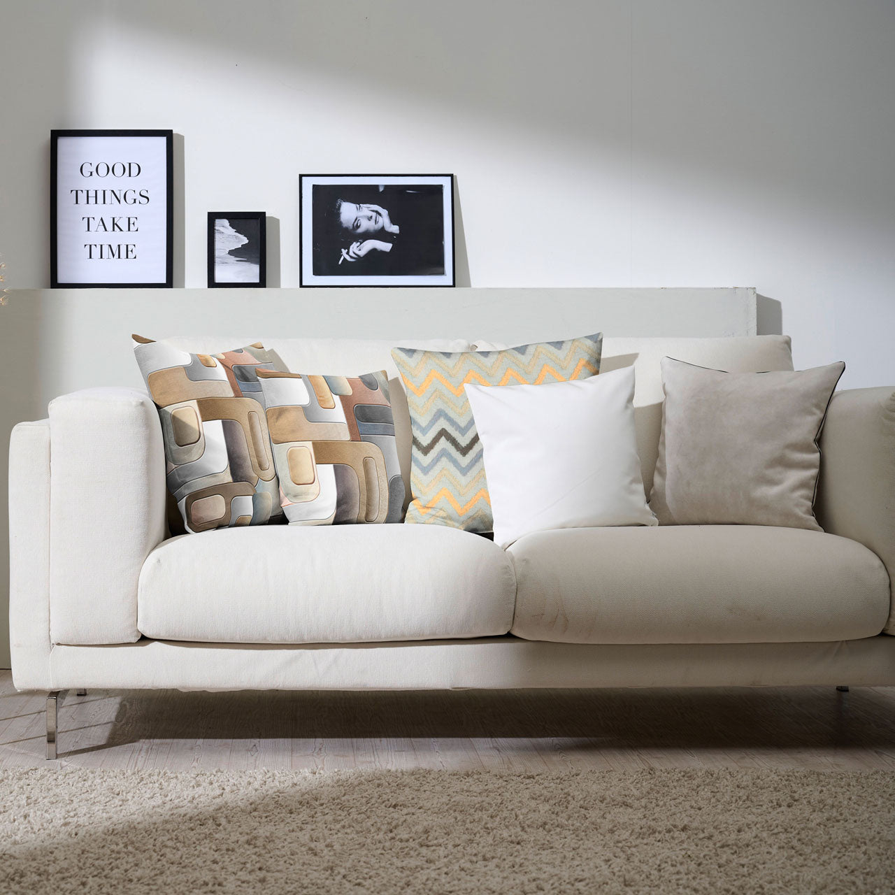 APELT Lionel Samtkissen runde und gerade Formen