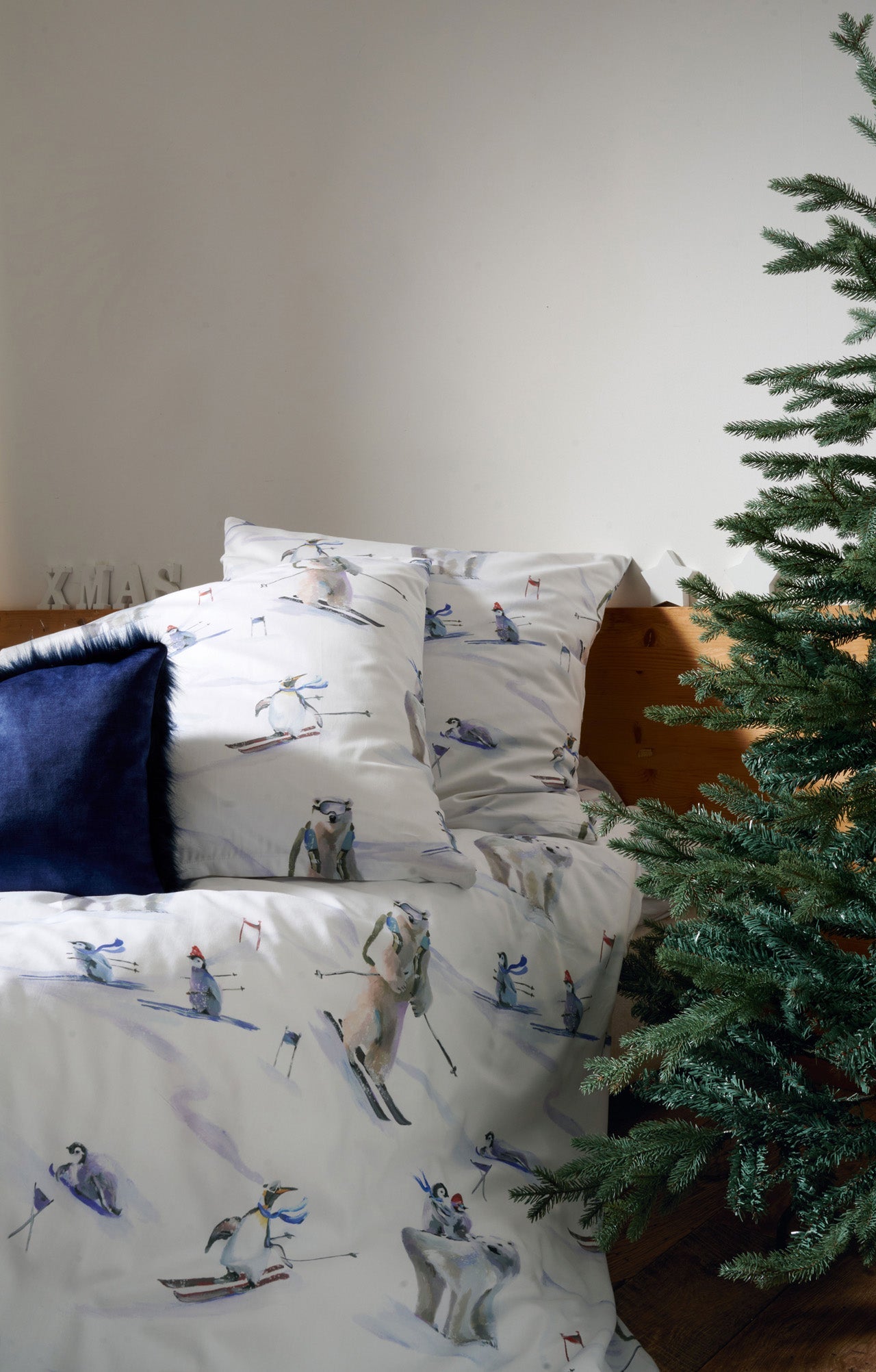 APELT Nils Bettwäsche Baumwoll-Satin Eisbären und Pinguine auf der Piste