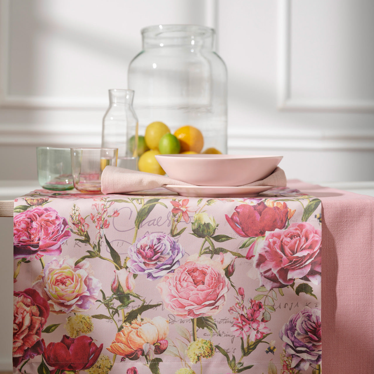 APELT 7701 Tischläufer 48x140 cm Rosen Sommerblüten – APELT Stoffe