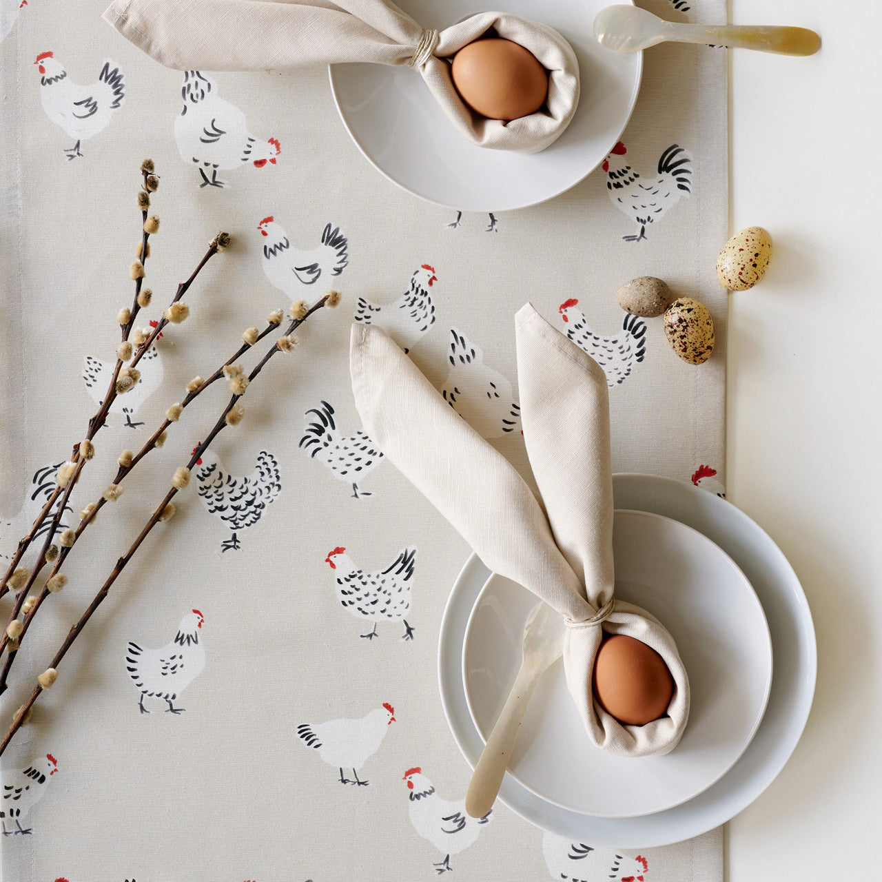 APELT 3102 Tischläufer Design mit Hühnern als all-over