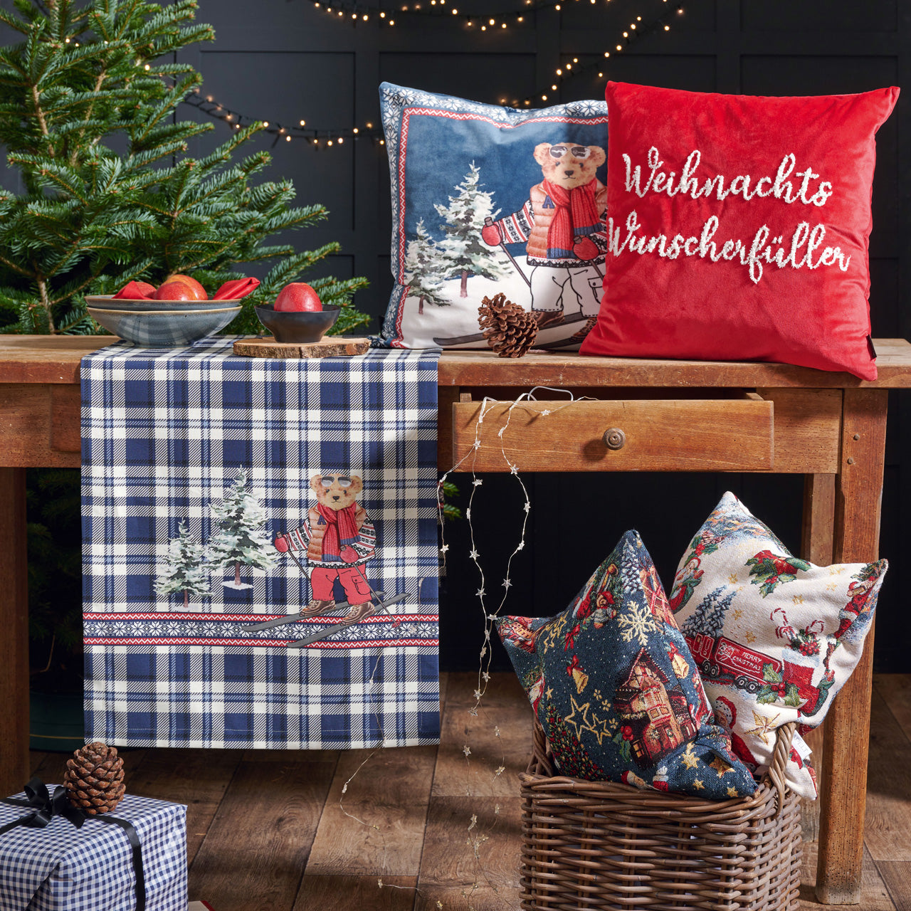 APELT 5820 Kissen gesticktes Statement-Samtkissen