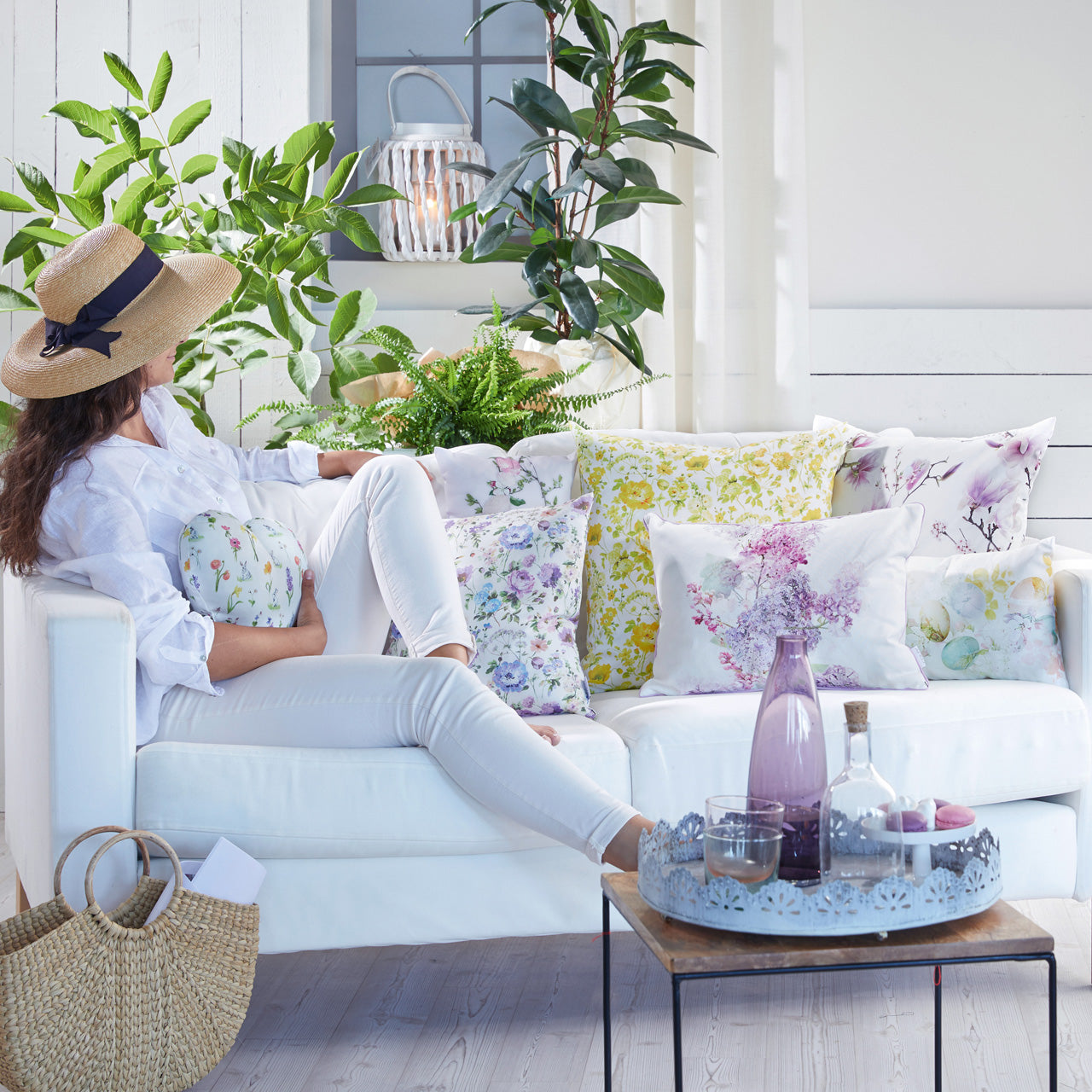 APELT 6905 Kissenbezug Streublumen mit niedlichen Hasen Ostermotiv