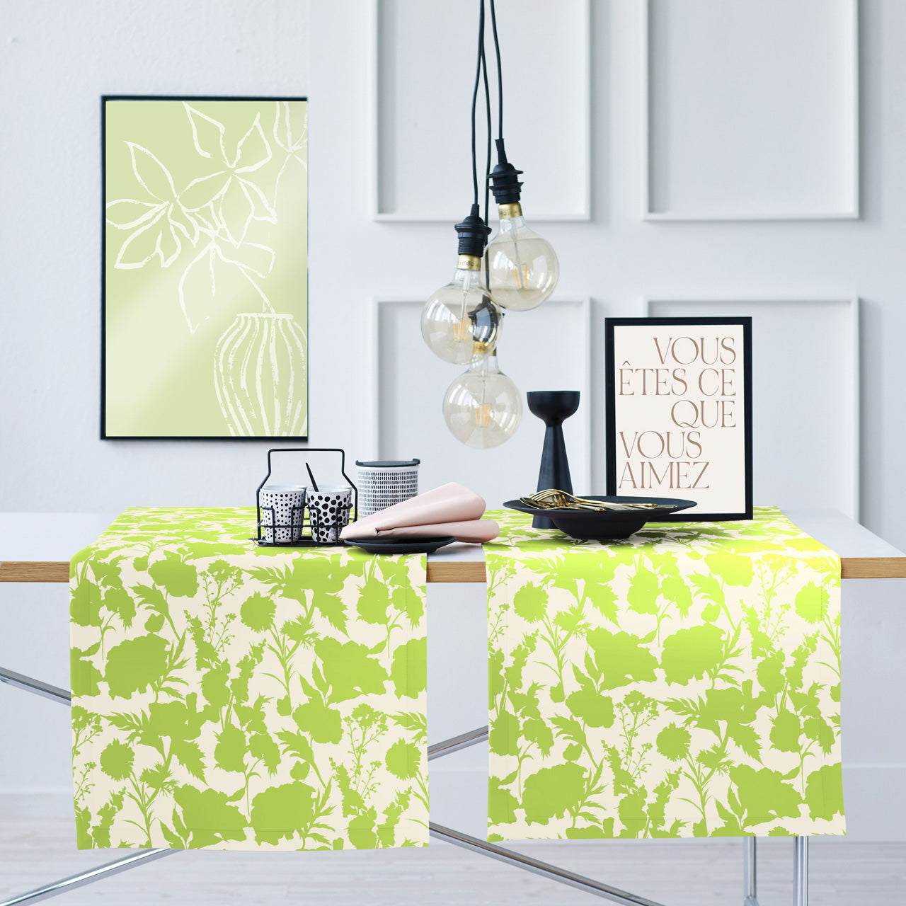 APELT 7002 Tischläufer Sommerblüten als Faux-Uni all-over