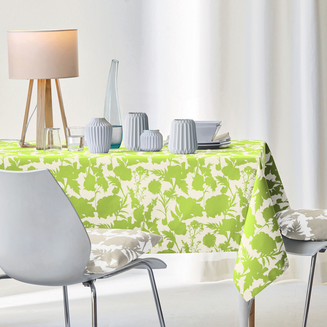 APELT 7002 Tischdecke Sommerblüten als Faux-Uni all-over