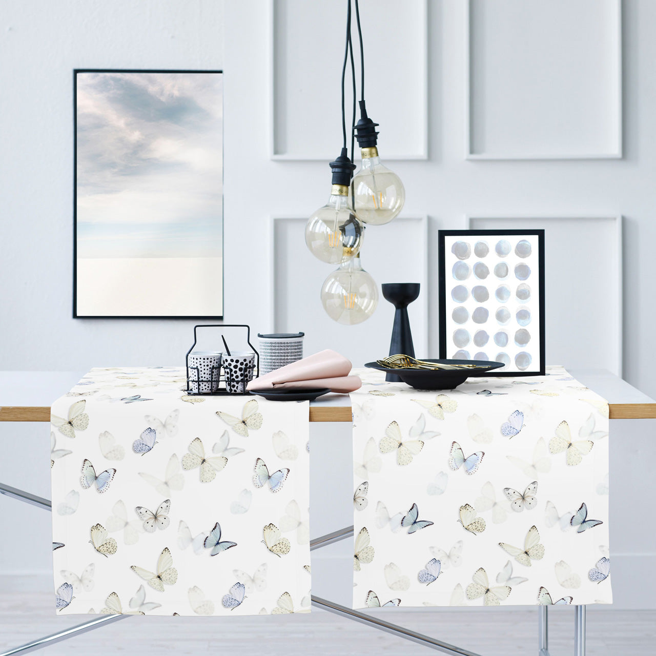 APELT 7002 Tischläufer Schmetterlings-All-over