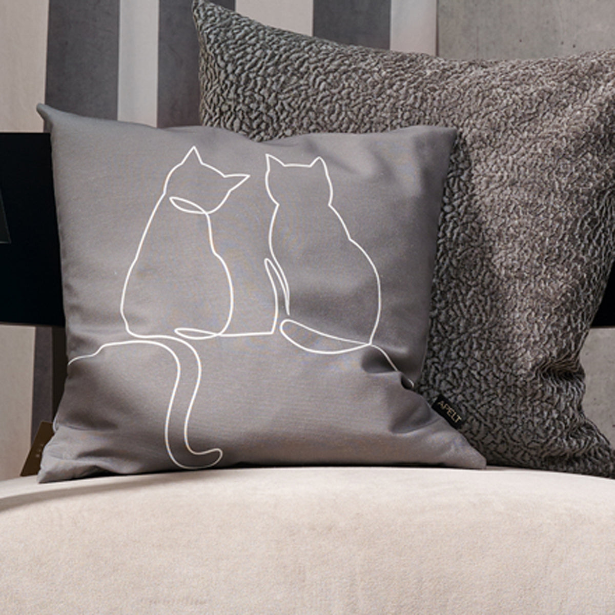 APELT Bella Kissenbezug Linear gezeichnete Katzen