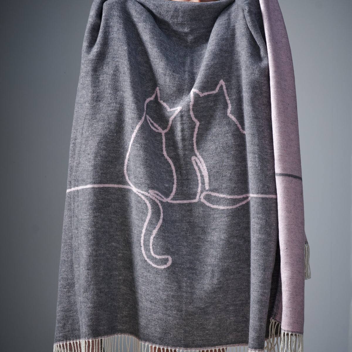APELT Betty Plaid mit Fransen Linear geziechneten Katzen