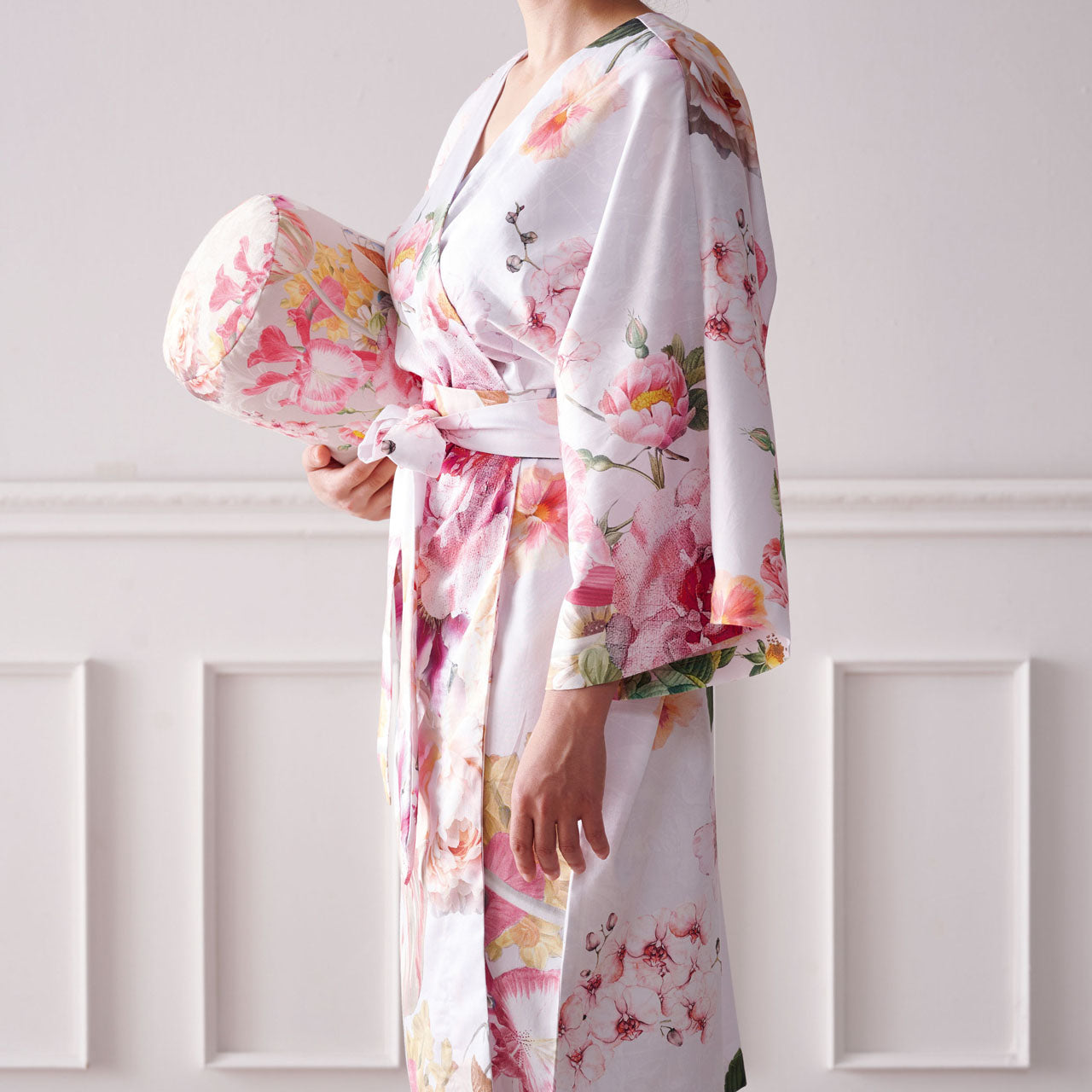APELT Giorgia Kimono Baumwoll-Satin modisches Blütenallover