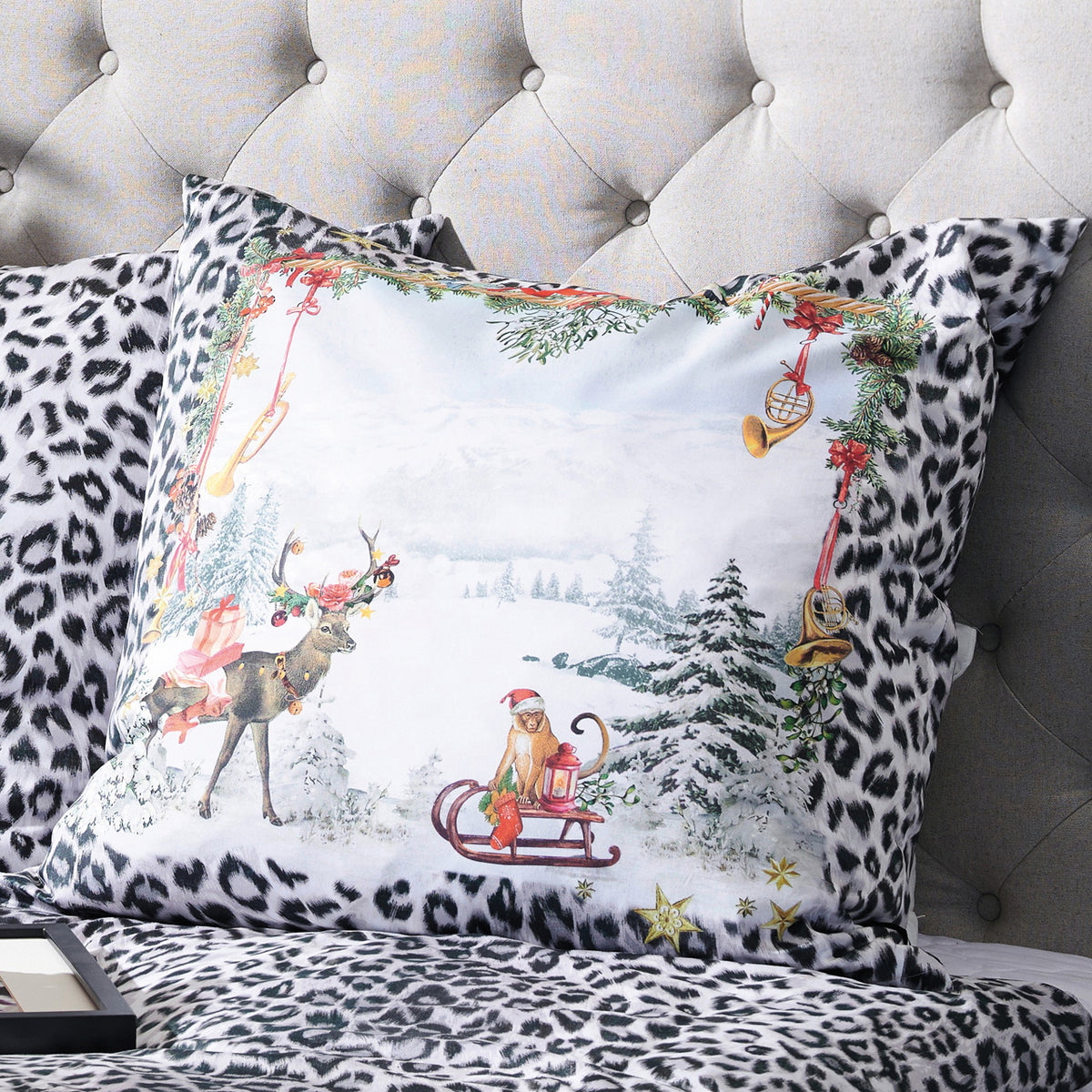APELT Hugo Bettwäsche Baumwoll-Satin exotische Tiere in Weihnachtsstimmung und Leoprint-Umrandung
