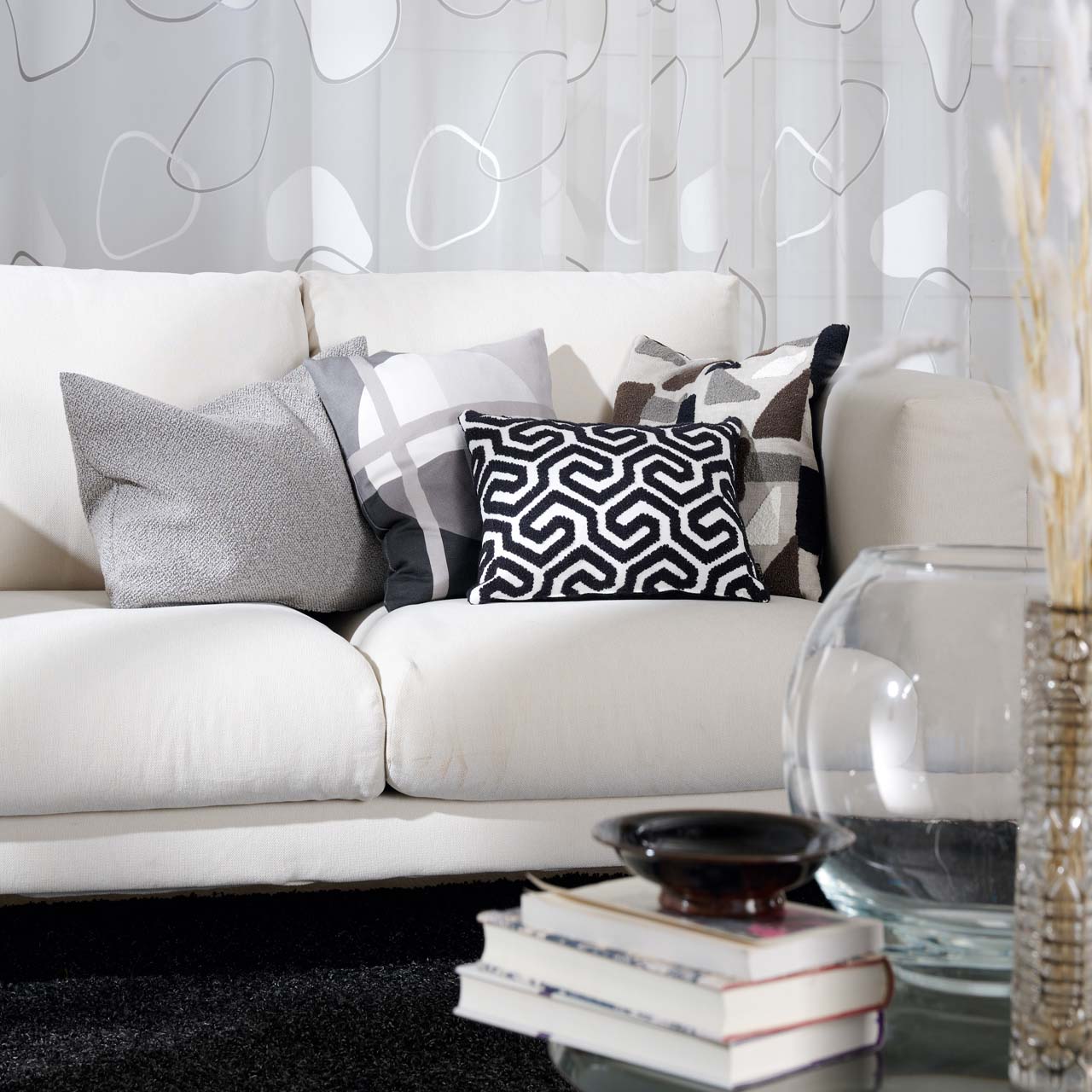 APELT Tiago Kissen geometrische Muster Stickerei Wendekissen