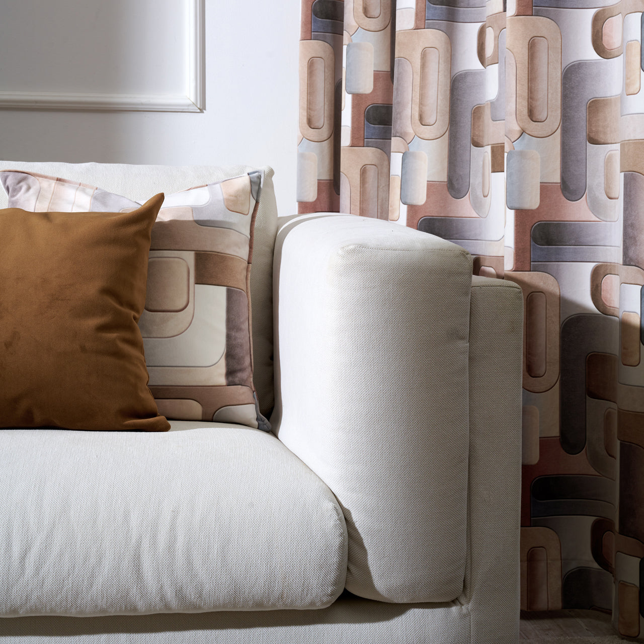 APELT Lionel Samtkissenbezug runde und gerade Formen