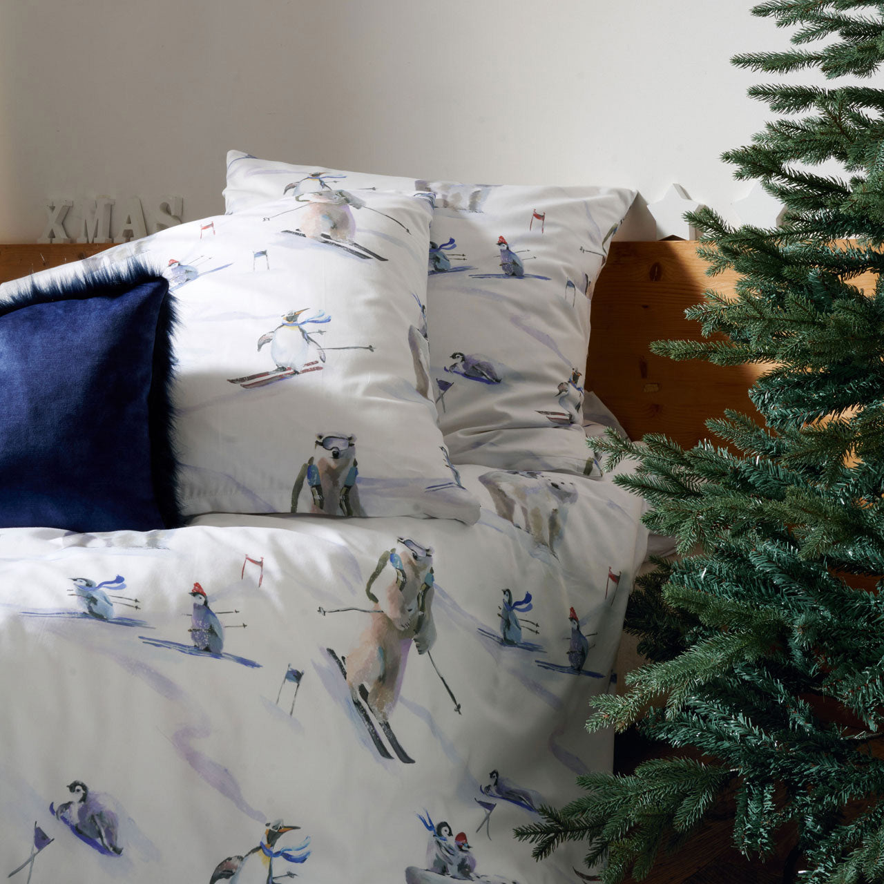 APELT Nils Bettwäsche Baumwoll-Satin Eisbären und Pinguine auf der Piste
