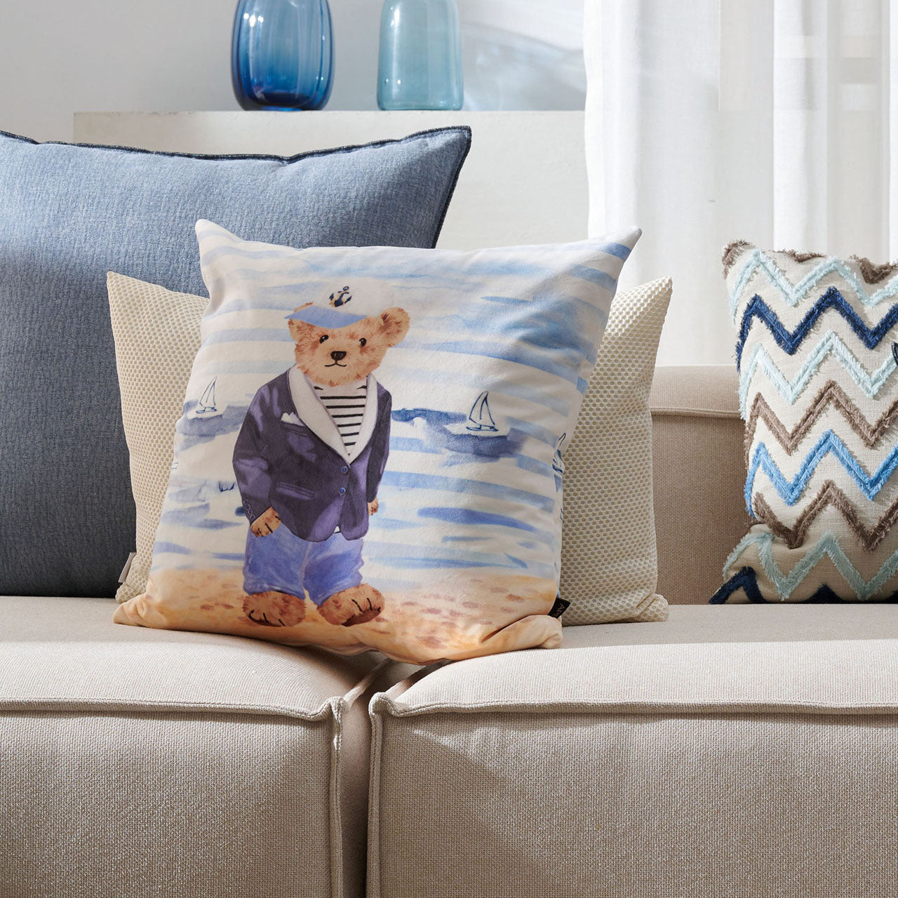 APELT Ole Kissen Kissenklassiker mit unserem Bären im Yacht-Stil