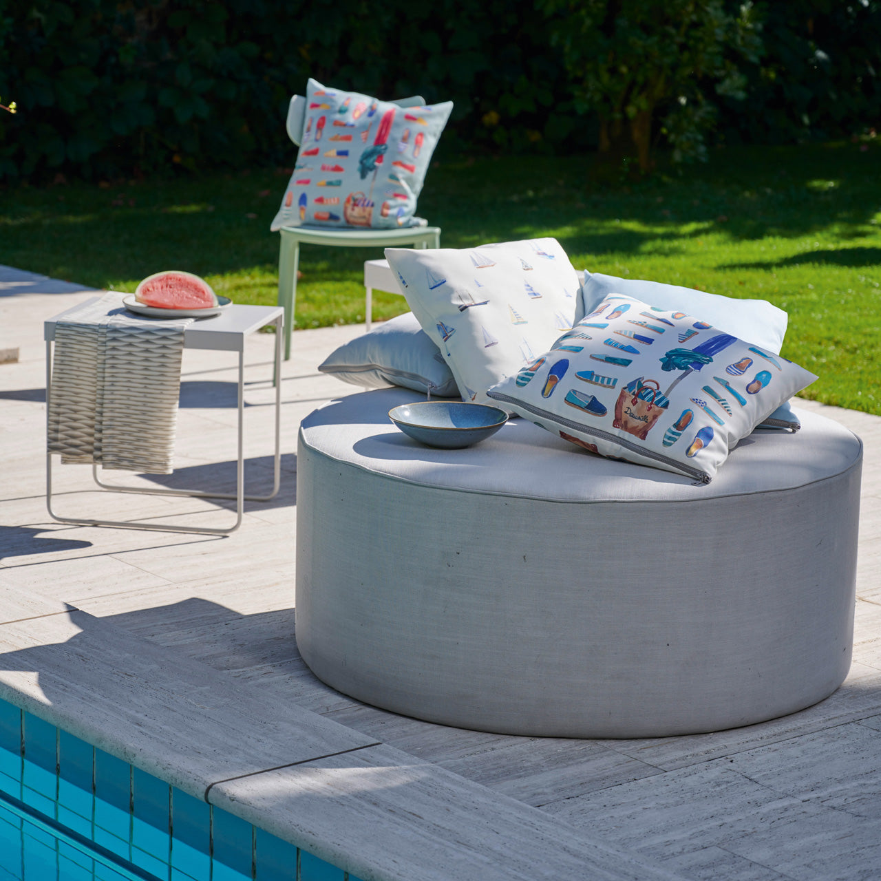 APELT 3908 Kissen aquarellierte Espandrillos mit Sonnenschirm Outdoor