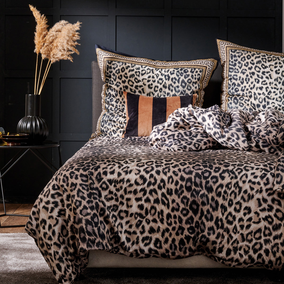 APELT Timon Bettwäsche Baumwoll-Satin Leodesign all-over mit einem eleganten Kettenmotiv